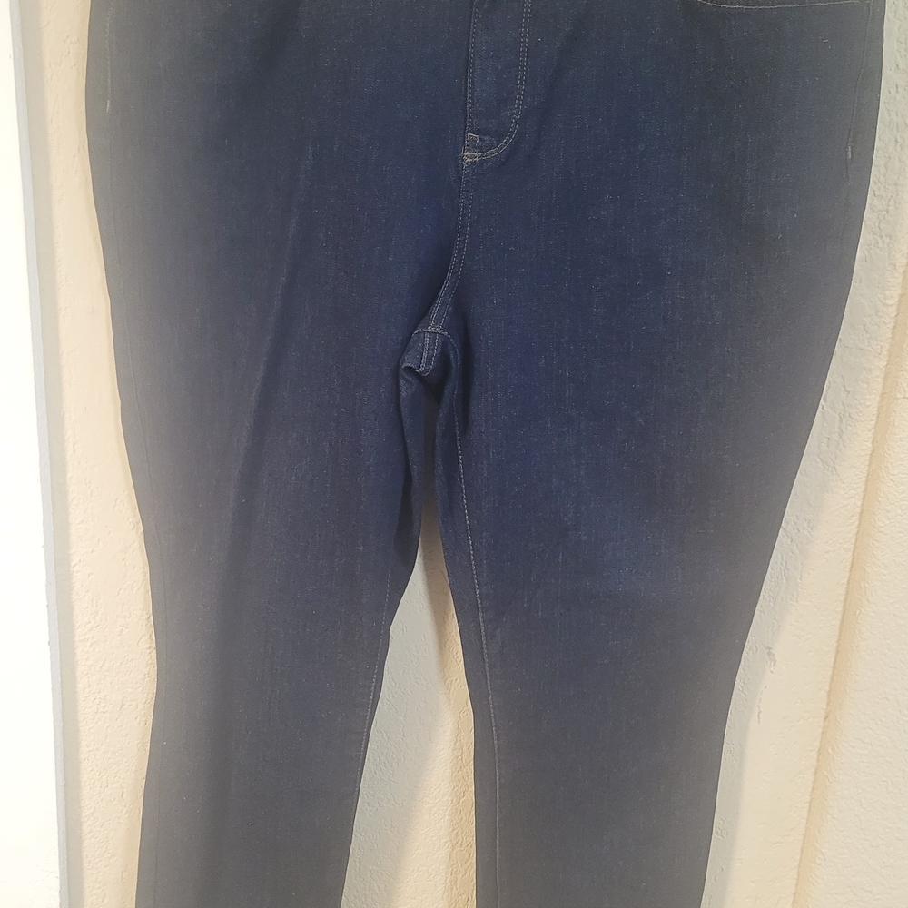 NYDJ Womenโs Dark Indigo Skinny Jeans